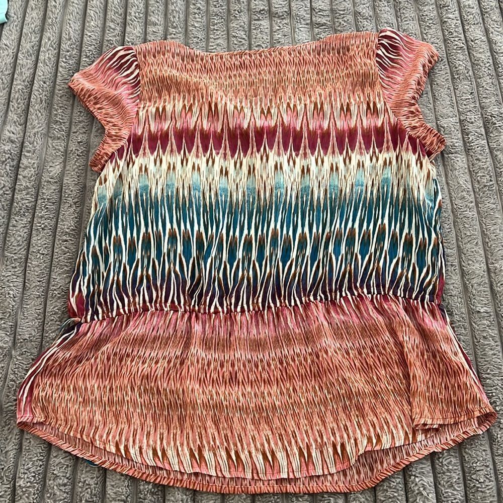 Women’s Top  - Picture 5 of 5